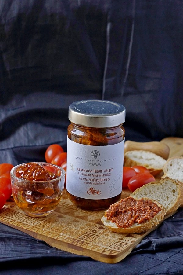 λιαστή ντομάτα σε παρθένο ελαιόλαδο